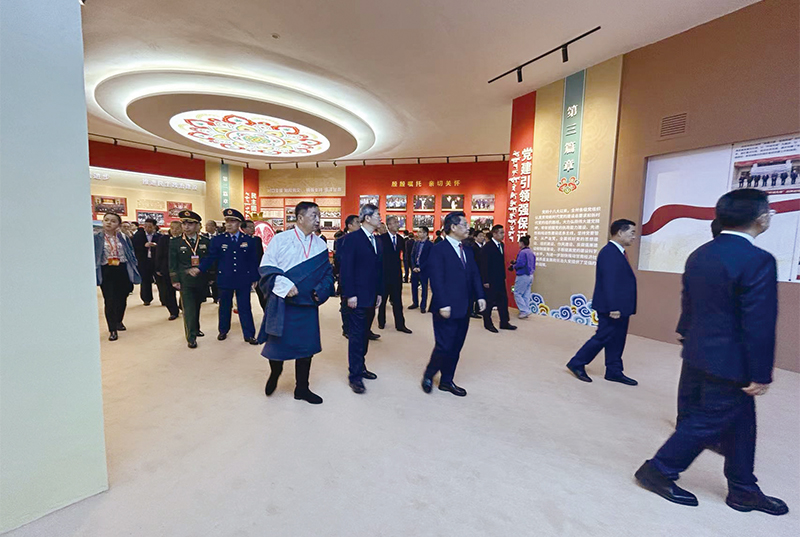 国家民委副主任段毅君率中央有关部门：赝挪喂鄹誓70年成就展